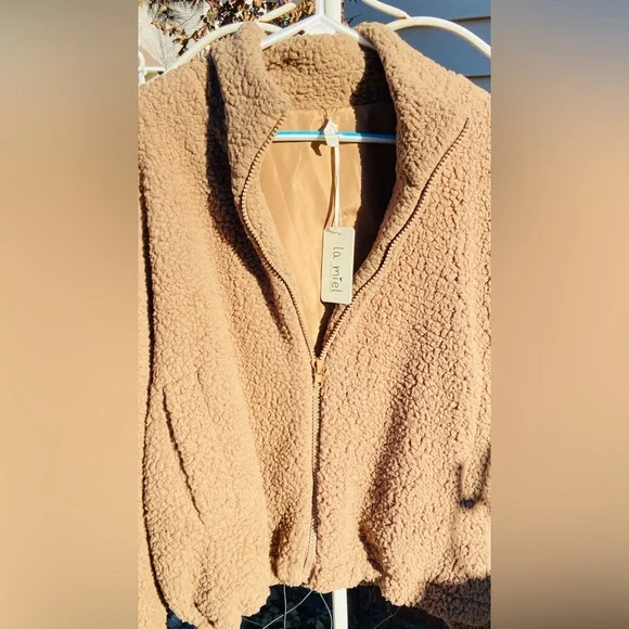 LaMiel NWT Sz-L Tan Faux Sherpa/Silk Lightweight & Cozy Spring/Fall/Night Jacket - Picture 2 of 16